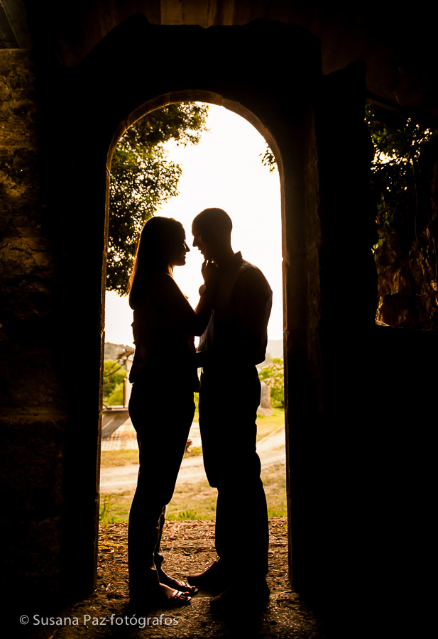 Fotos previas a la boda de Mariana y Marcos. En Pazo de Tambre, Sierra de Outes, muy cerca de Santiago de Compostela.